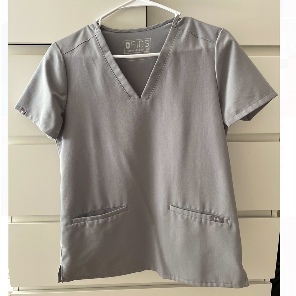 Figs Cement Three pocket scrub top (XS)